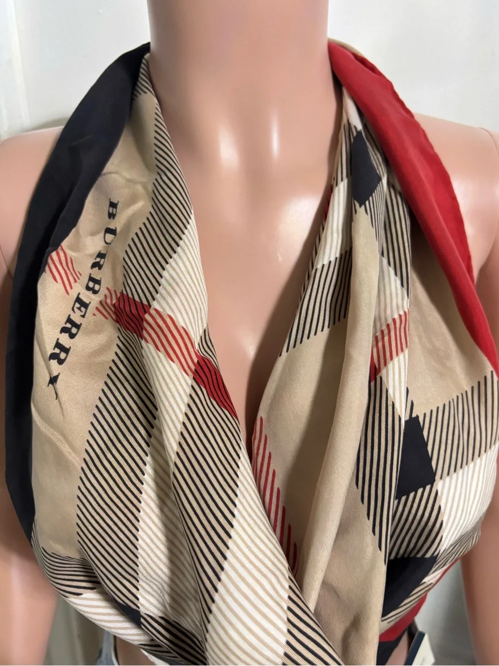 Burberry excellent pre